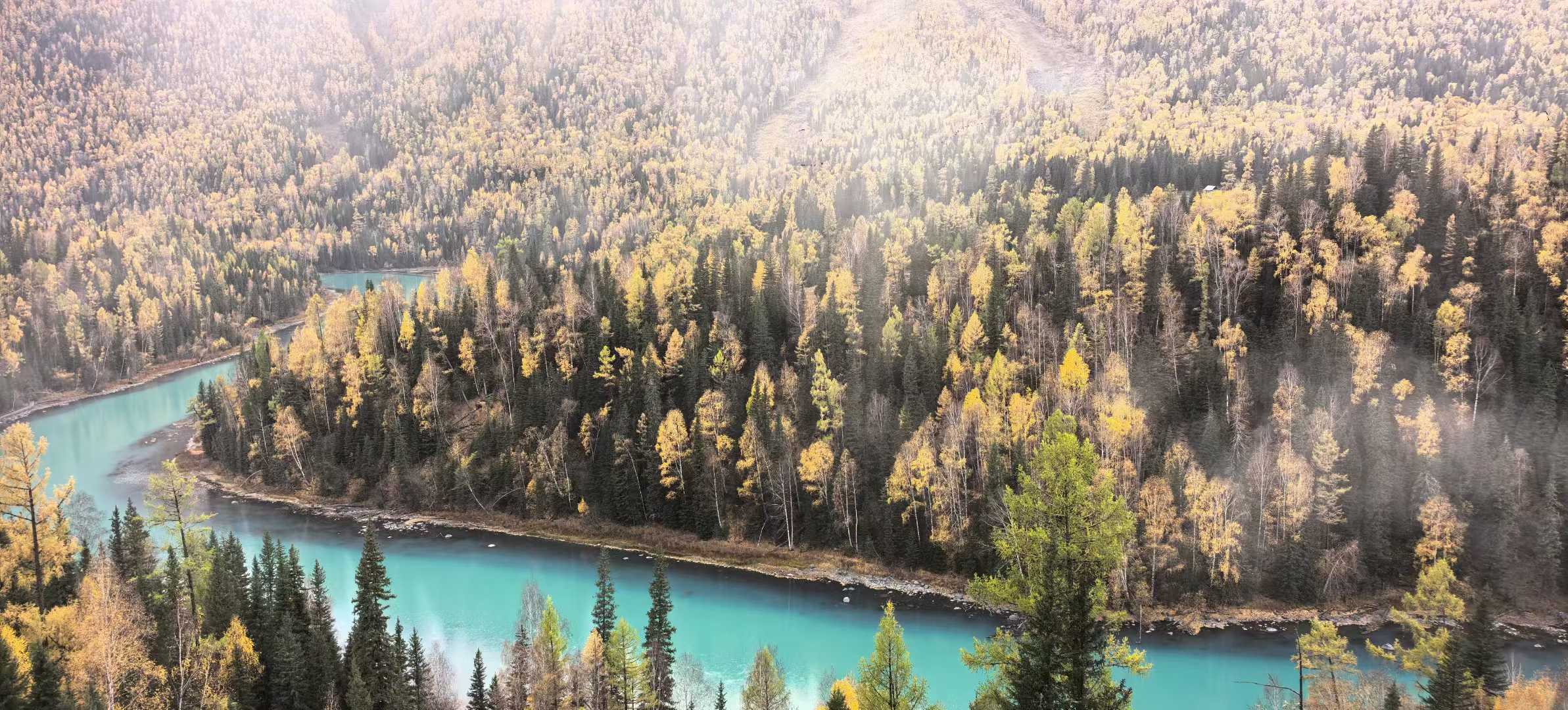 新疆阿勒泰地区·喀纳斯景区-月亮湾观景台三湾